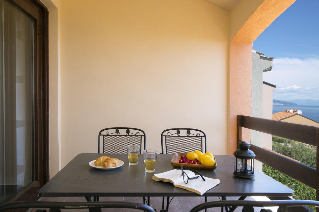 Apartment Gino Ровини Стая снимка