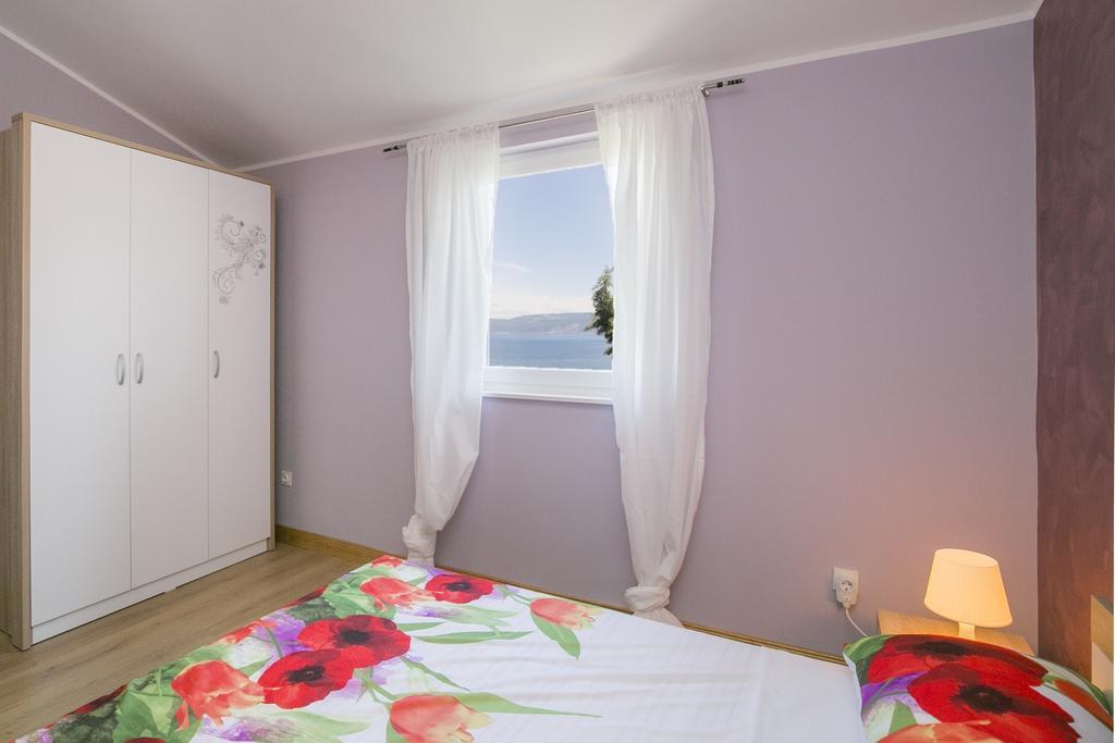 Apartment Gino Ровини Стая снимка