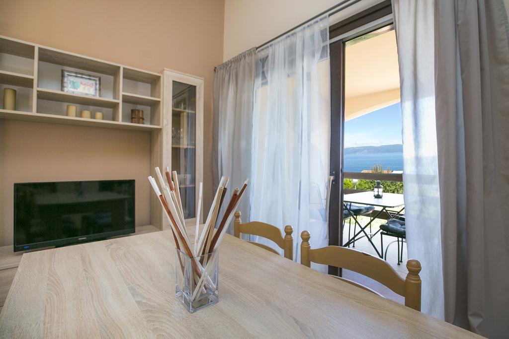 Apartment Gino Ровини Стая снимка